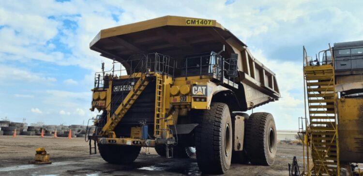 big cat mining truck